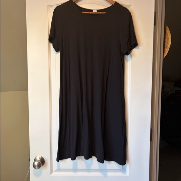 BUNDLE: Women’s Dresses - Picture 6 of 7